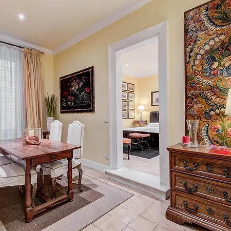 Rsh Augustus Luxury Apartment