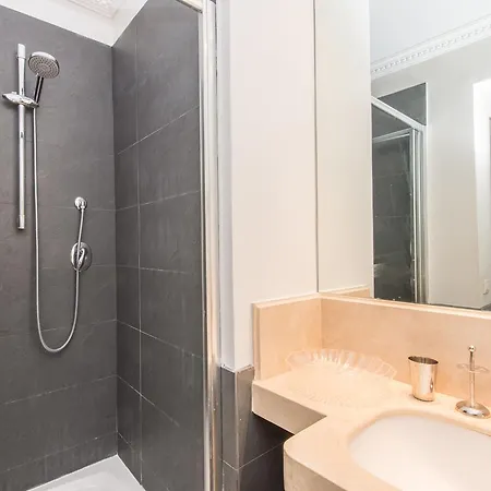 Rsh Augustus Luxury Apartment *